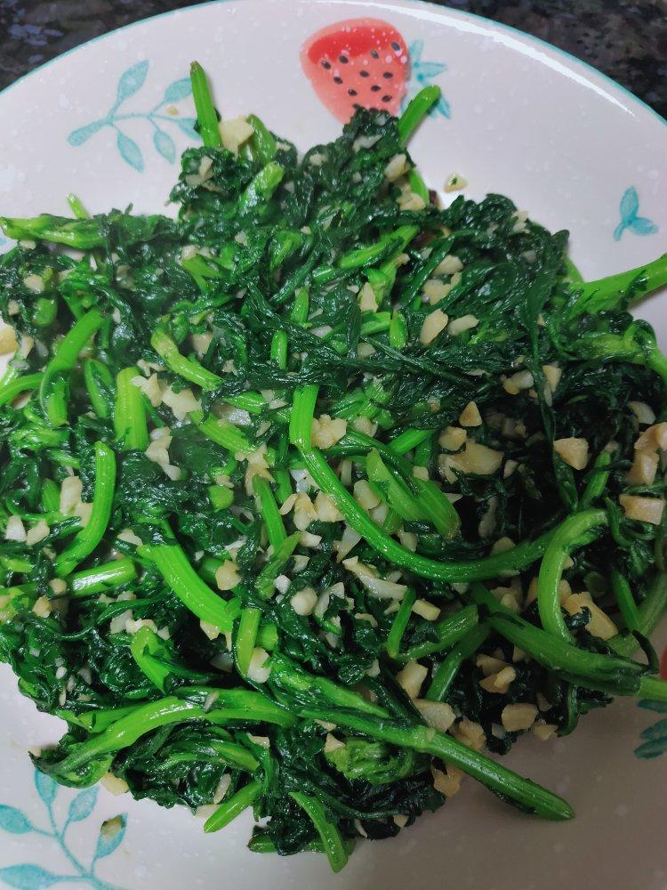清炒茼蒿