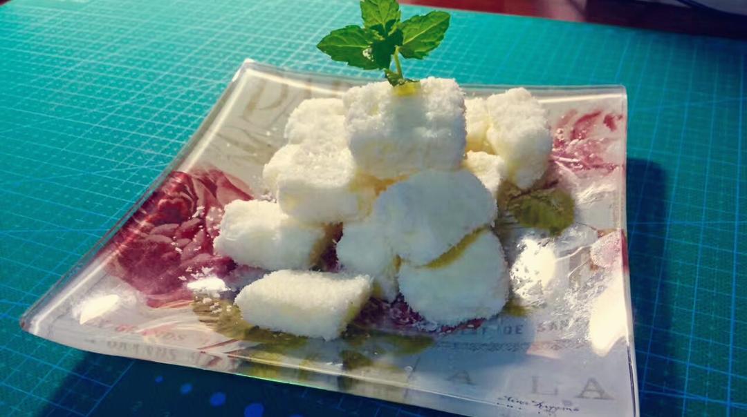 椰丝牛奶小方糕