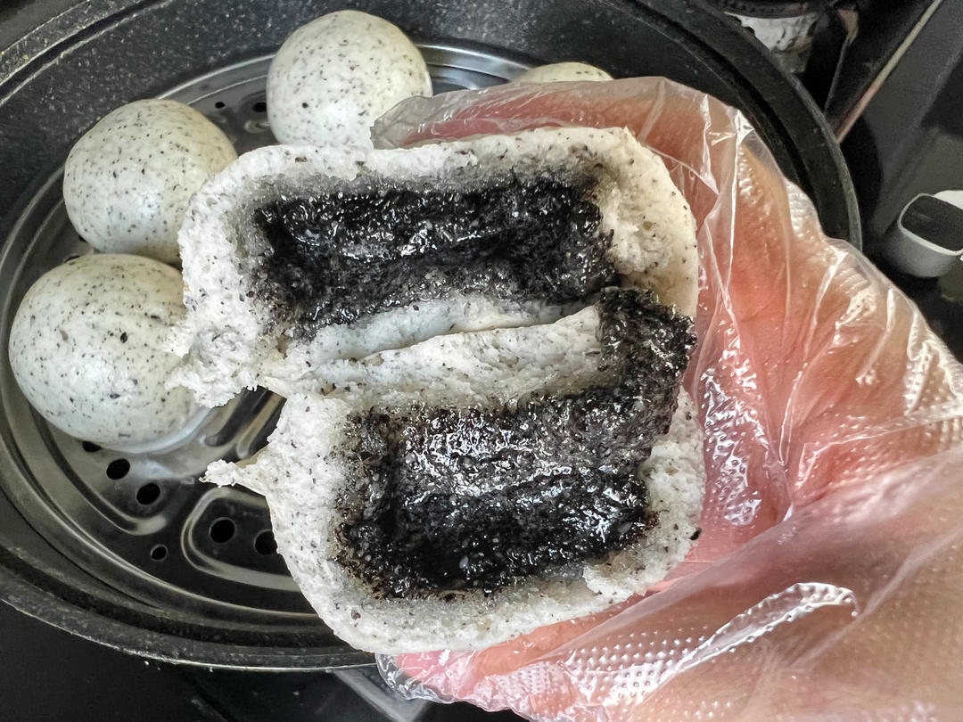 家传黑芝麻汤圆馅心
（黑洋酥）