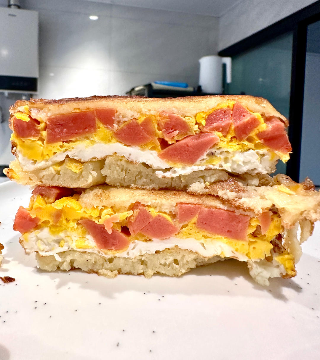 早餐霸王~沉甸甸鸡蛋汉堡