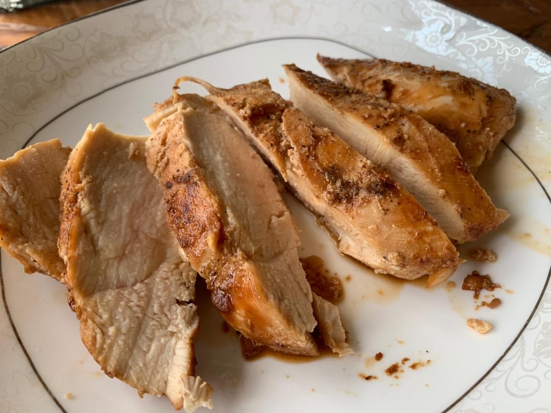 酷炫屌炸天好吃的煎鸡胸肉（香蒜蜂蜜煎鸡胸肉）