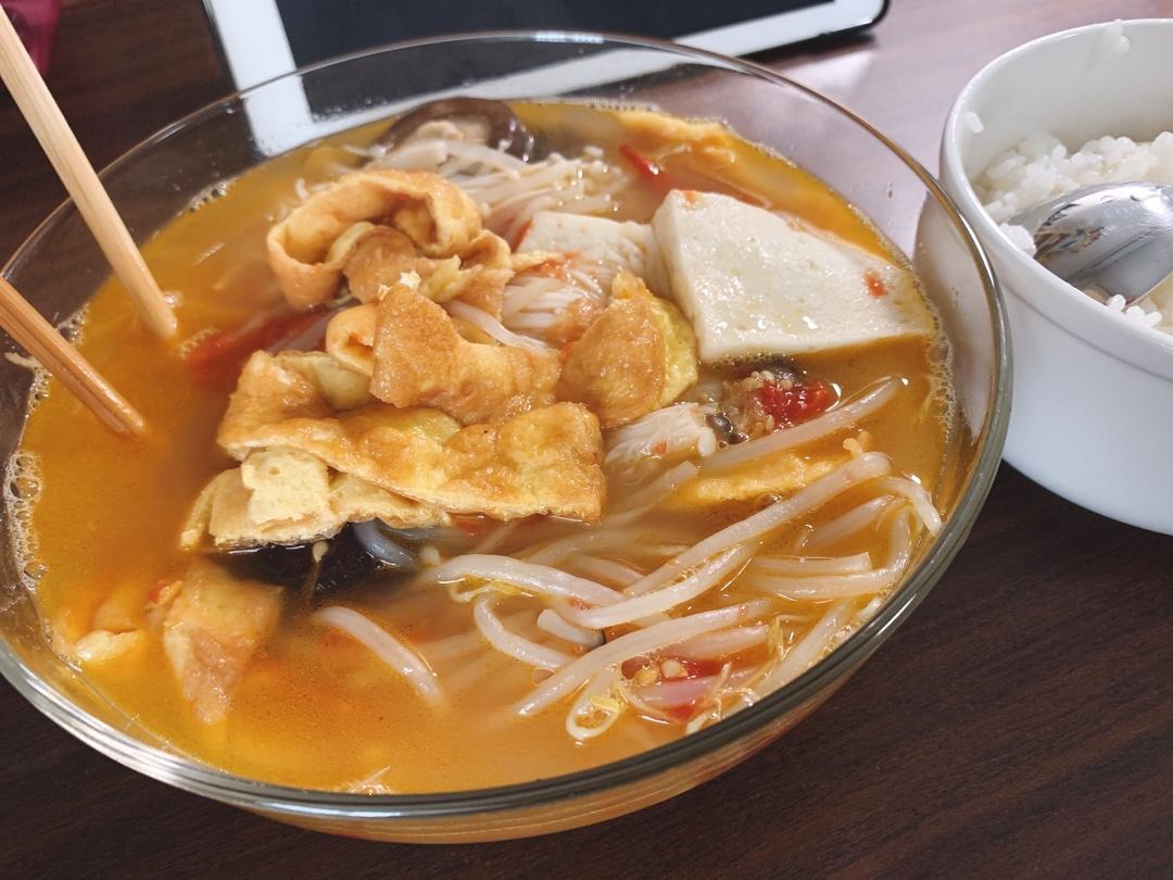 西红柿菌菇豆腐汤