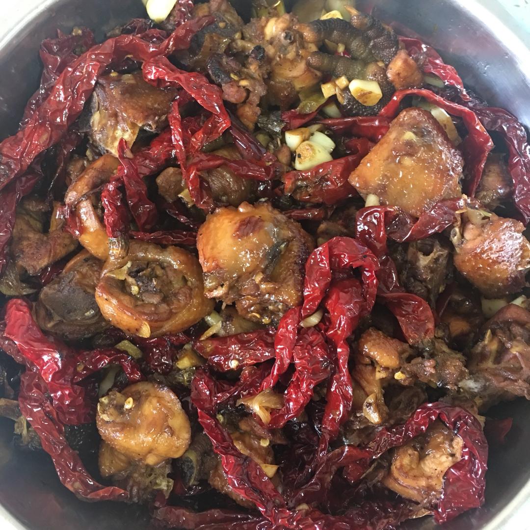 新疆正宗柴窝铺辣子鸡