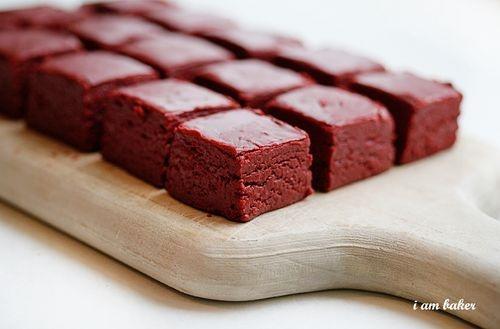 Red Velvet Fudge 红丝绒方砖的做法