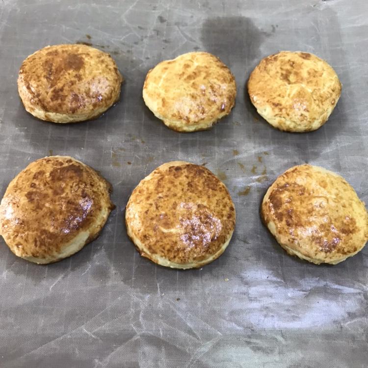 【视频】3分钟 奶油司康Scone(可能是世界上最快手的司康) 消耗淡奶油～