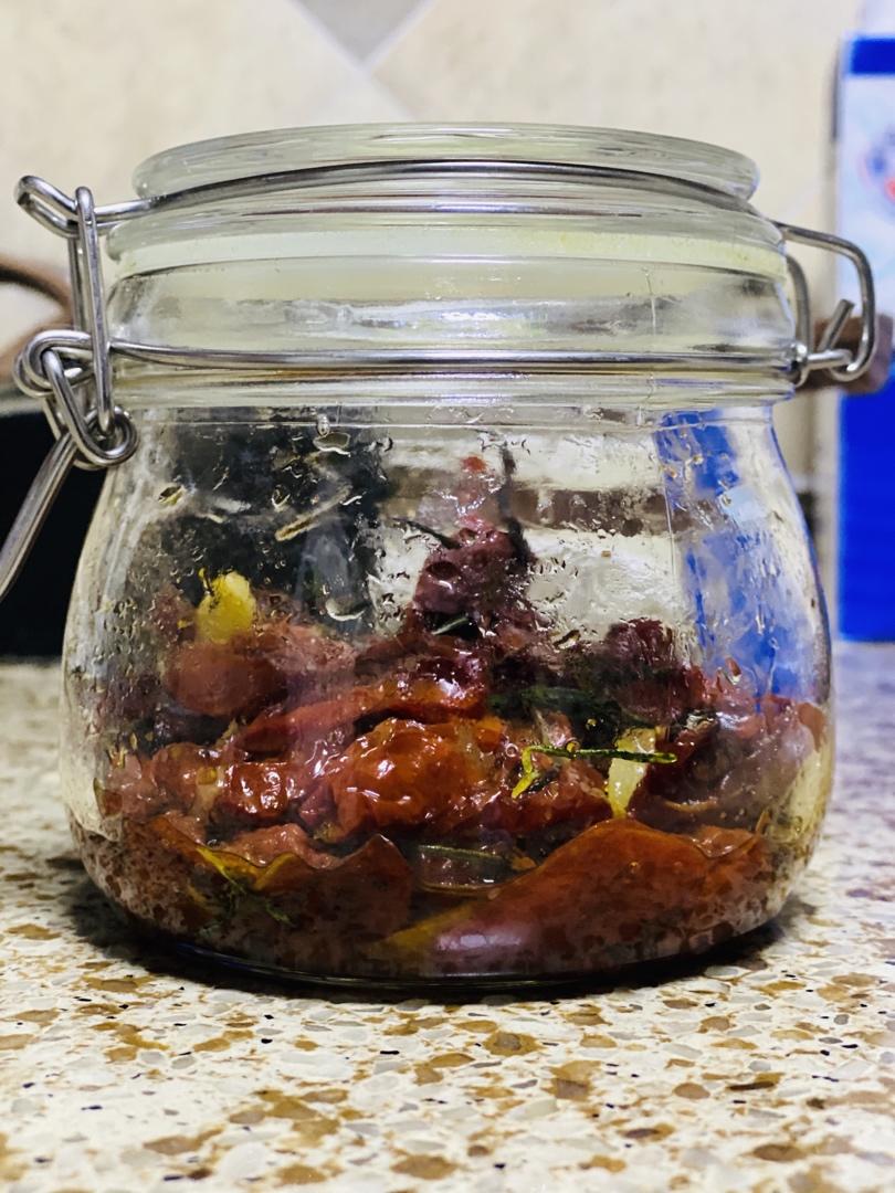 为了佛卡夏而存在的——橄榄油浸小番茄