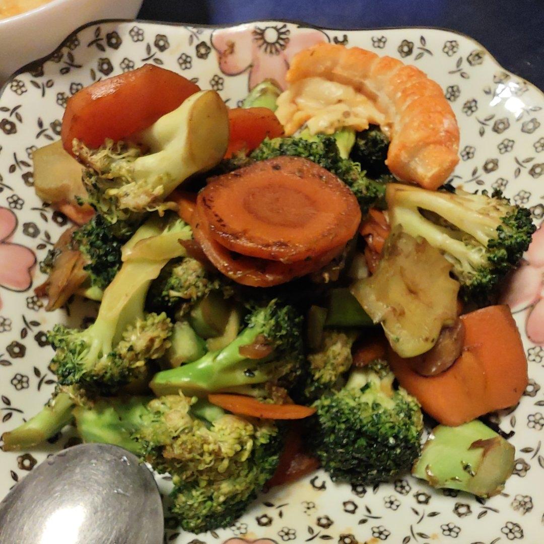 西兰花胡萝卜炒木耳