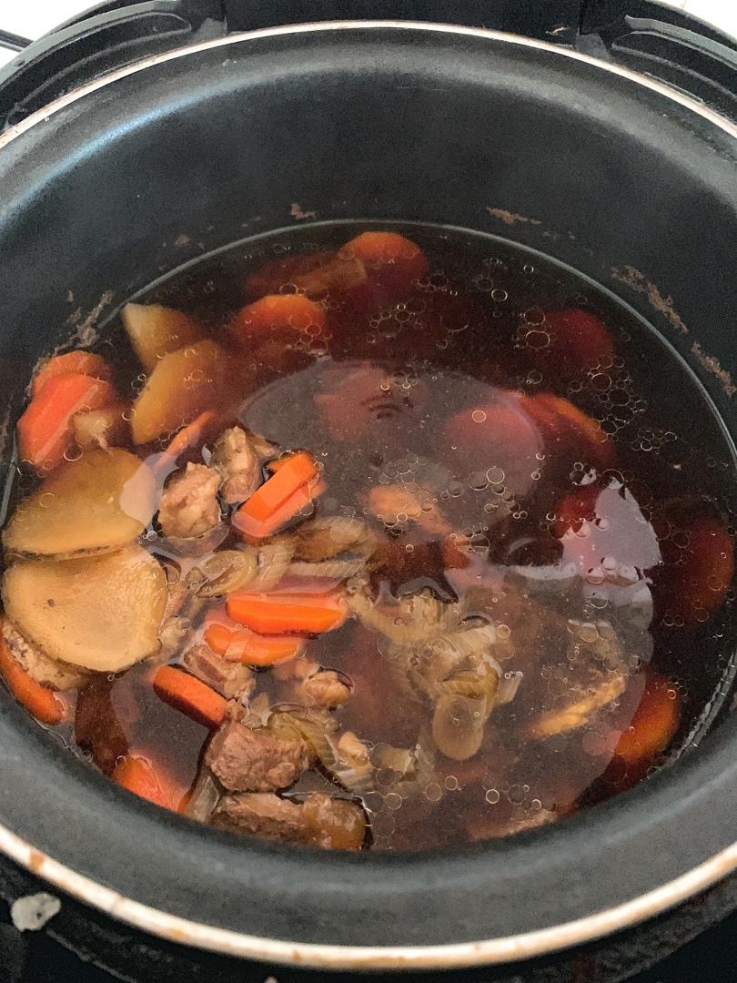 不加香料的红烧牛腱子