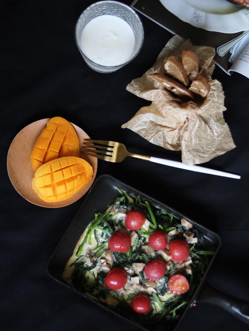 菠菜奶酪烘蛋 (无油快手早餐! )