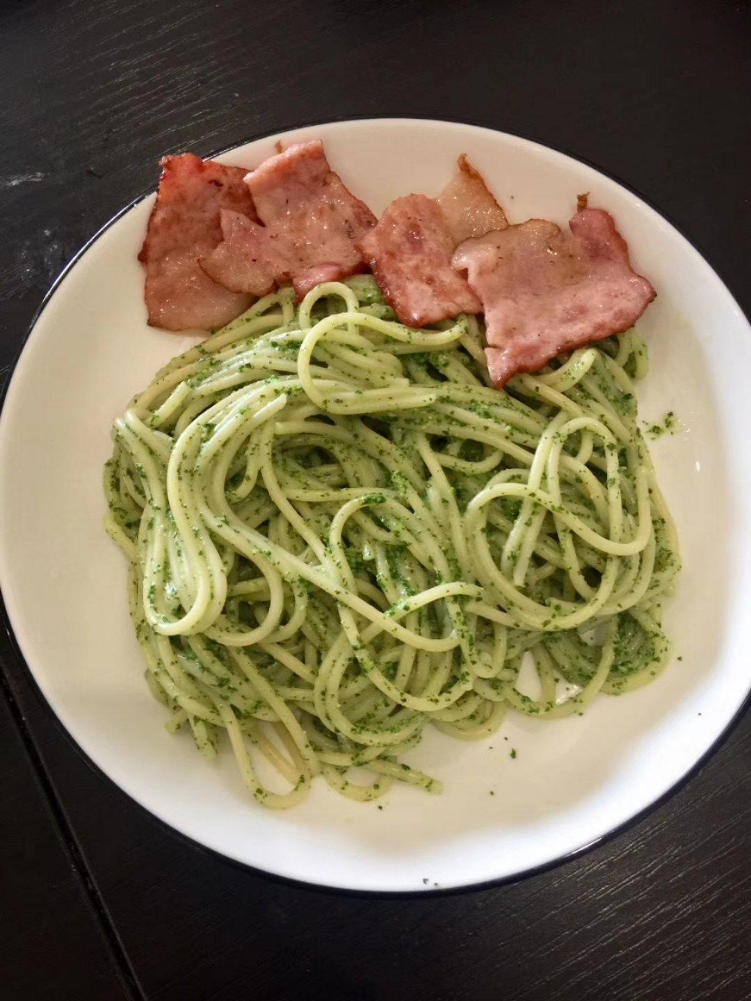 罗勒松子培根意面