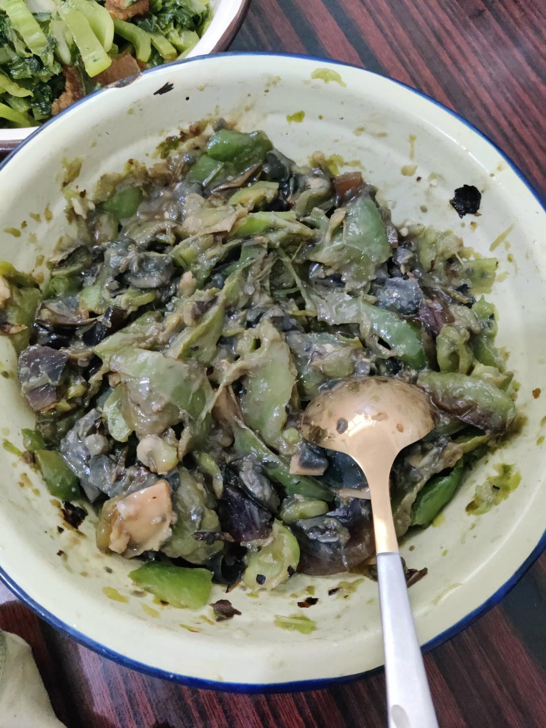 【正宗湘菜】擂辣椒皮蛋