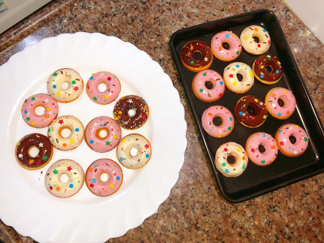 迷你甜甜圈蛋糕