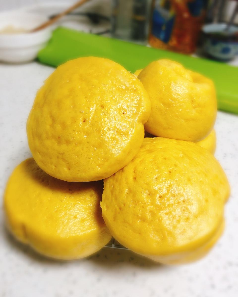 新手也可以--详解如何做出人见人爱、金黄的南瓜馒头