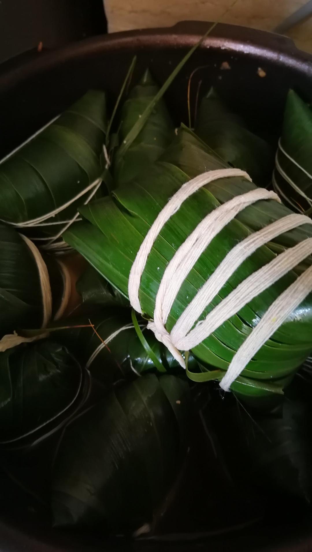 肉粽子及包法视频