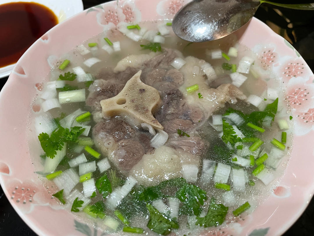 韩式清炖牛尾汤