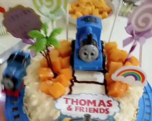 托马斯小火车生日蛋糕的做法 步骤4