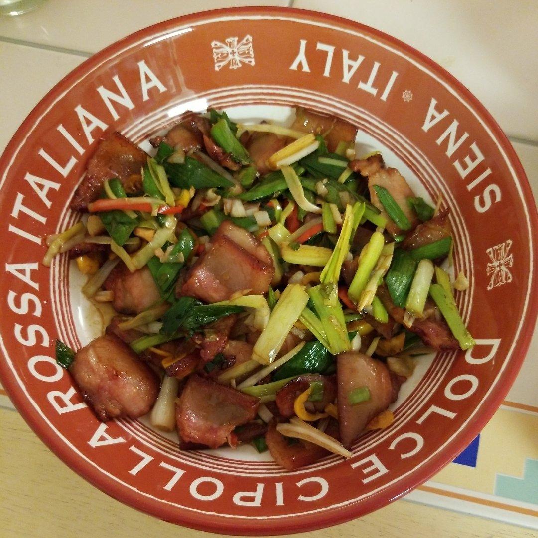 蒜苗炒腊肉