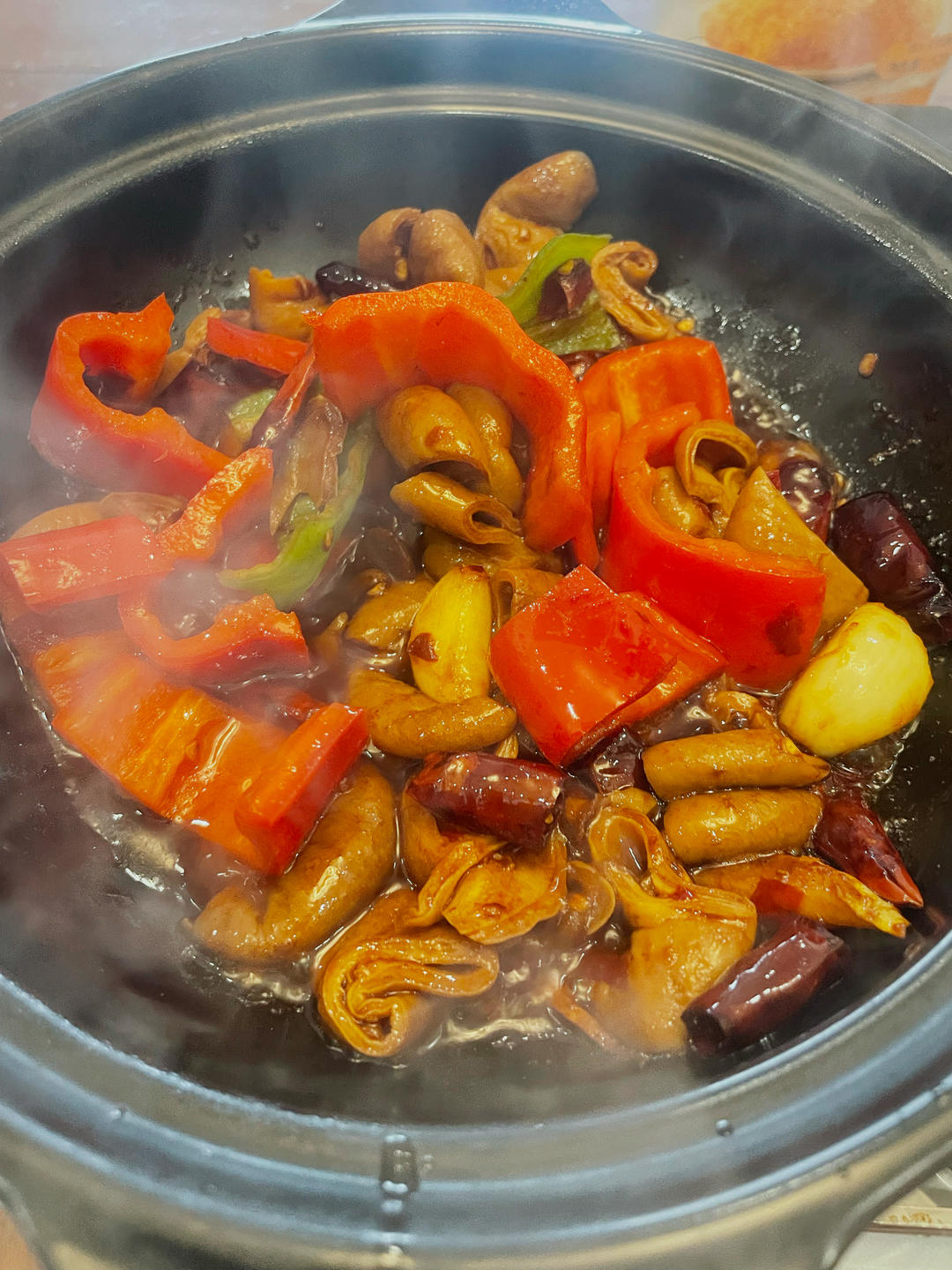 🔥干煸肥肠这样做，实在是太香了，好吃到停不下来😄