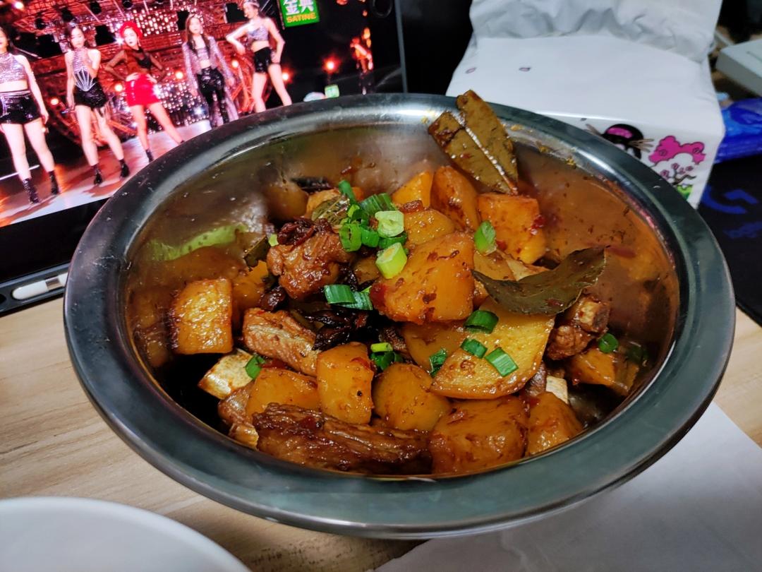 土豆炖排骨
