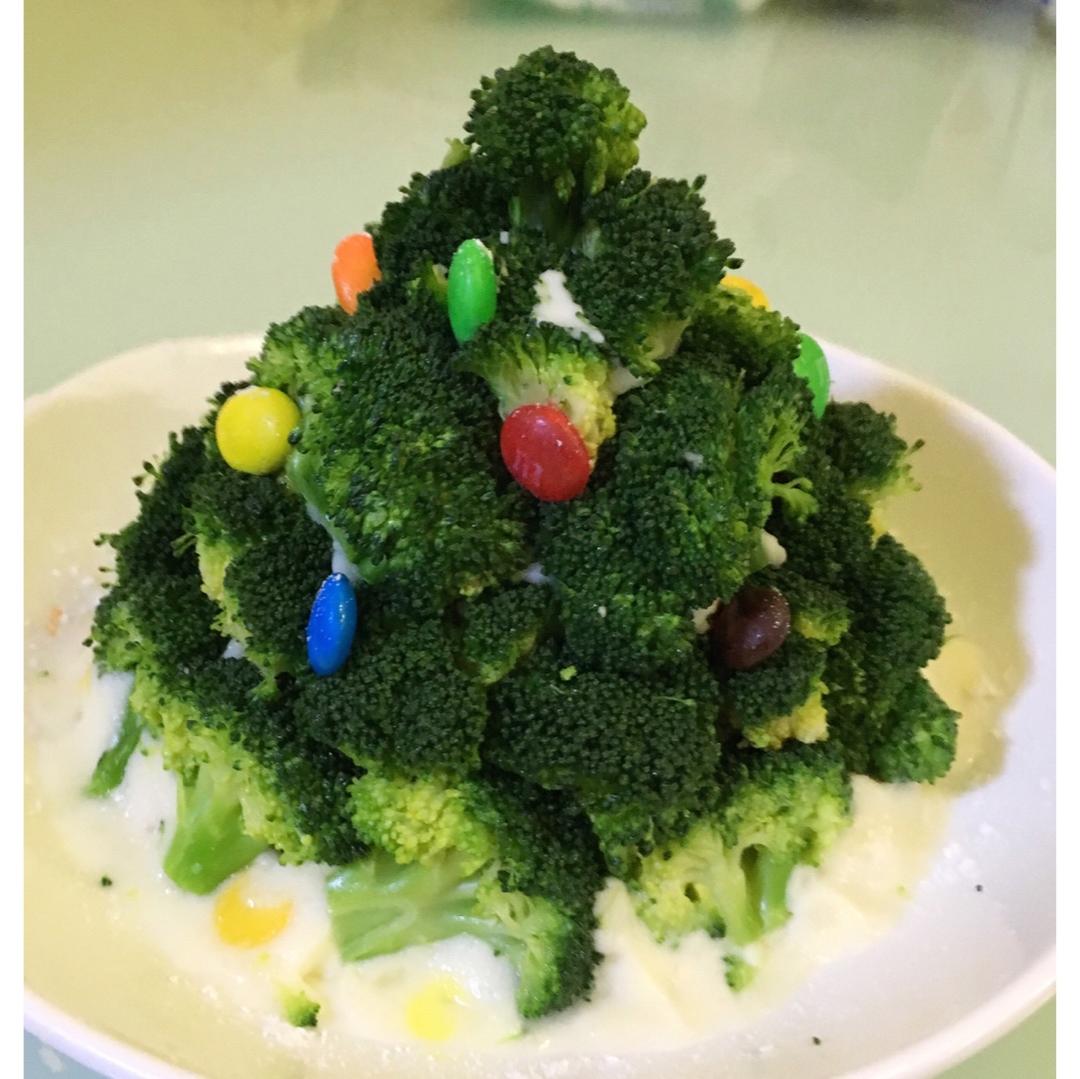 圣诞树沙拉的详细制作方法（西兰花土豆泥圣诞花环）