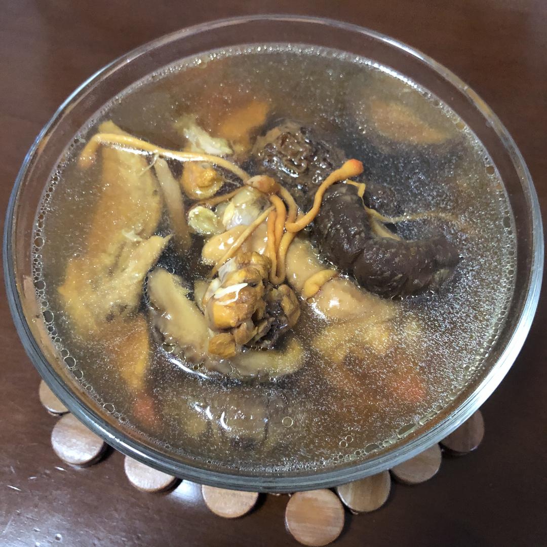 羊肚菌虫草花鸡汤