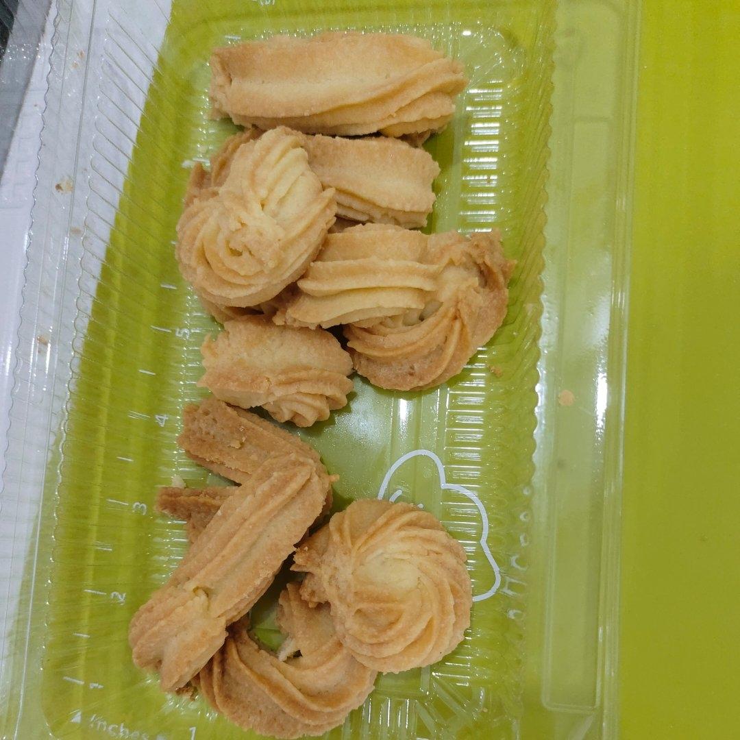 酥掉渣淡奶油曲奇饼干，无需挤花技巧，轻松做出可爱外形，花纹立体不塌