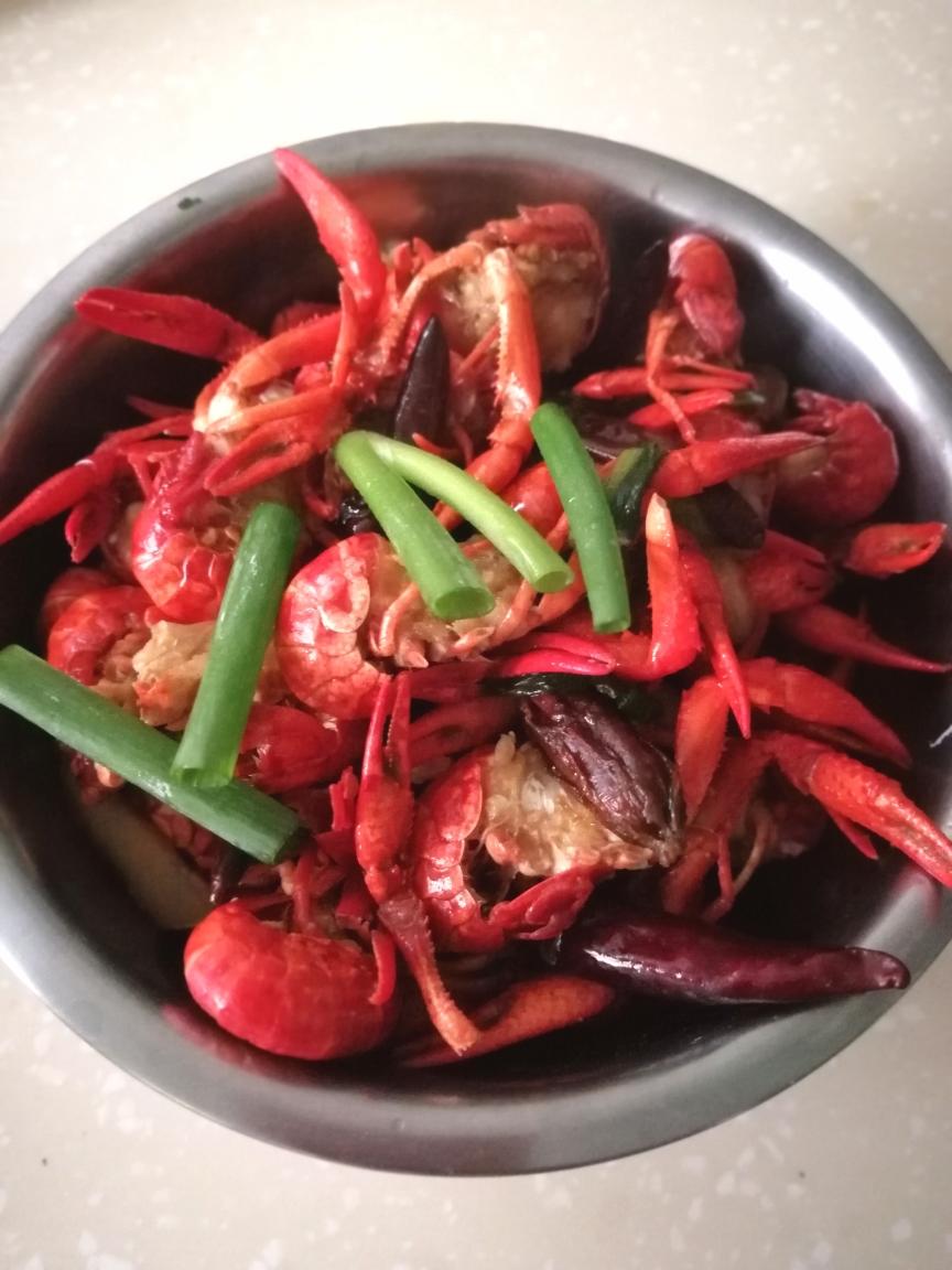 连汤汁都舍不得扔的香辣小龙虾的做法