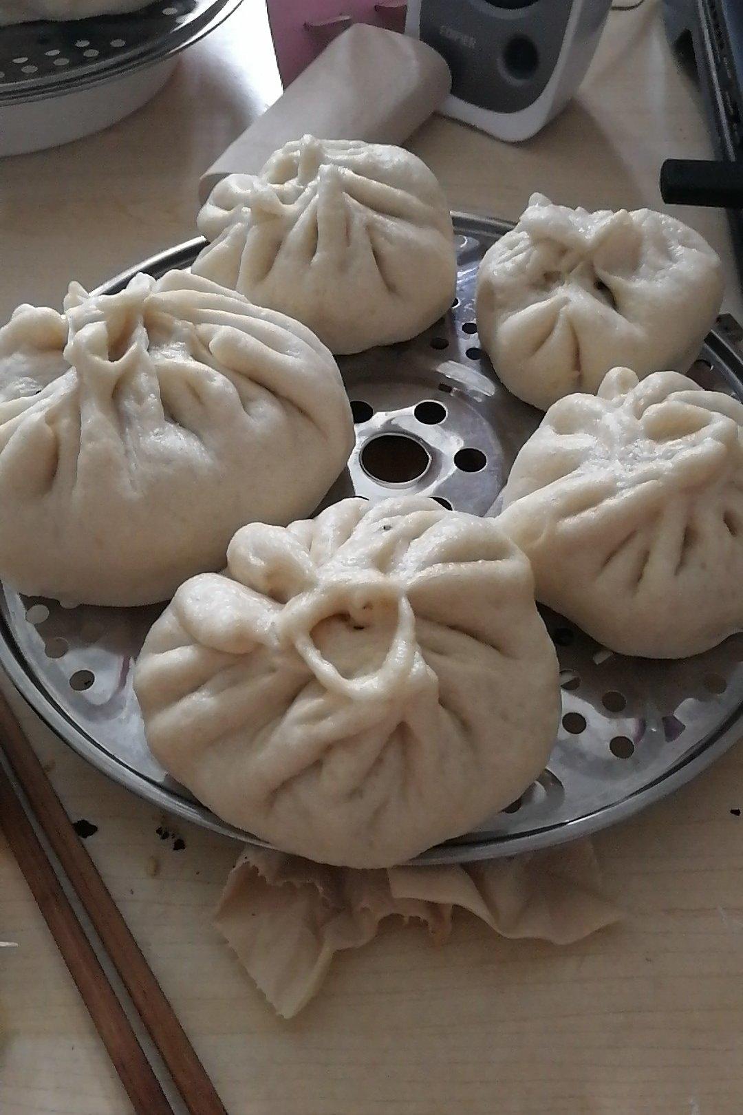 胡萝卜木耳鸡蛋素包子