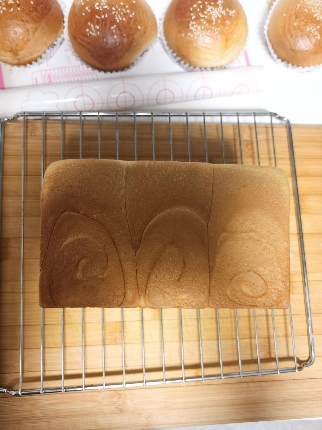 吐司，奶香手撕面包，超级香浓