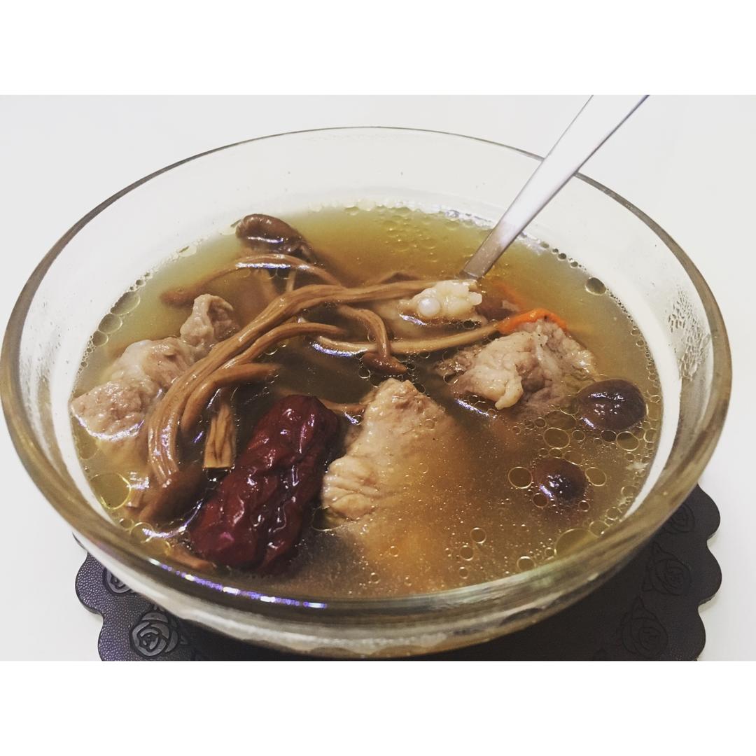 茶树菇排骨汤
