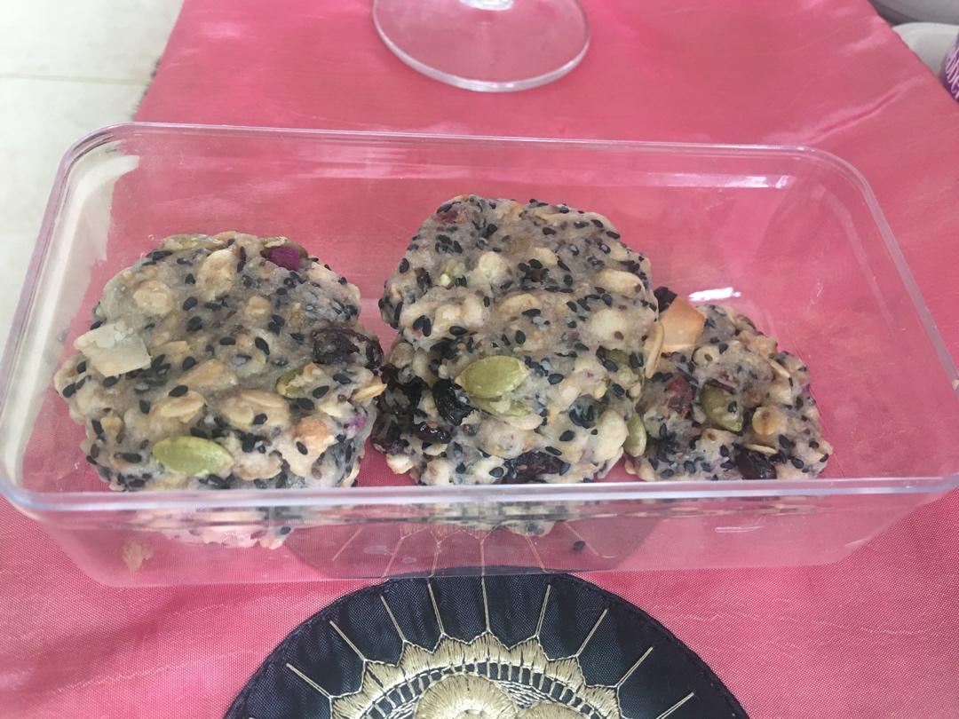 素食:有机燕麦芝麻大饼干