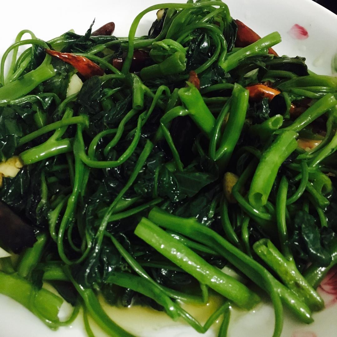 炝炒空心菜（不黑的秘密）