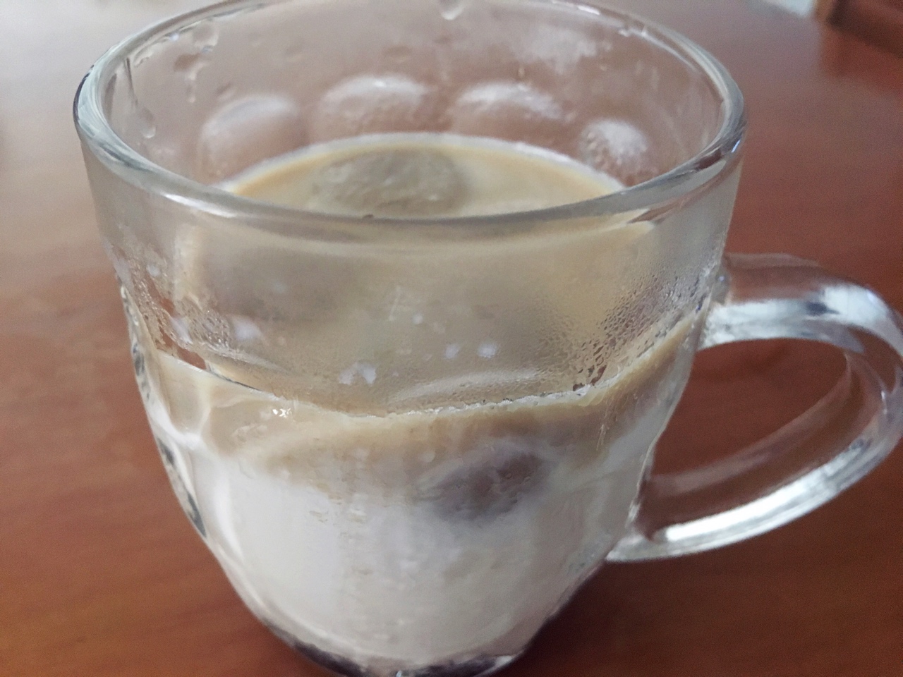 朴素的冰咖啡