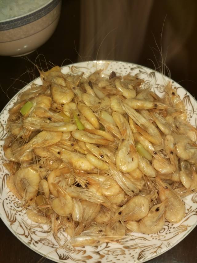 爆炒小河虾