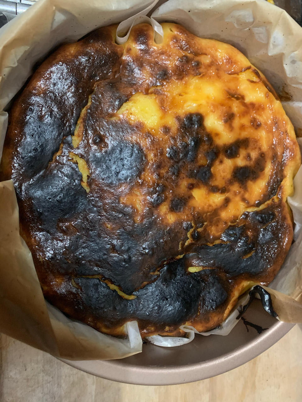 快手的网红basque cheesecake巴斯克焦芝士蛋糕