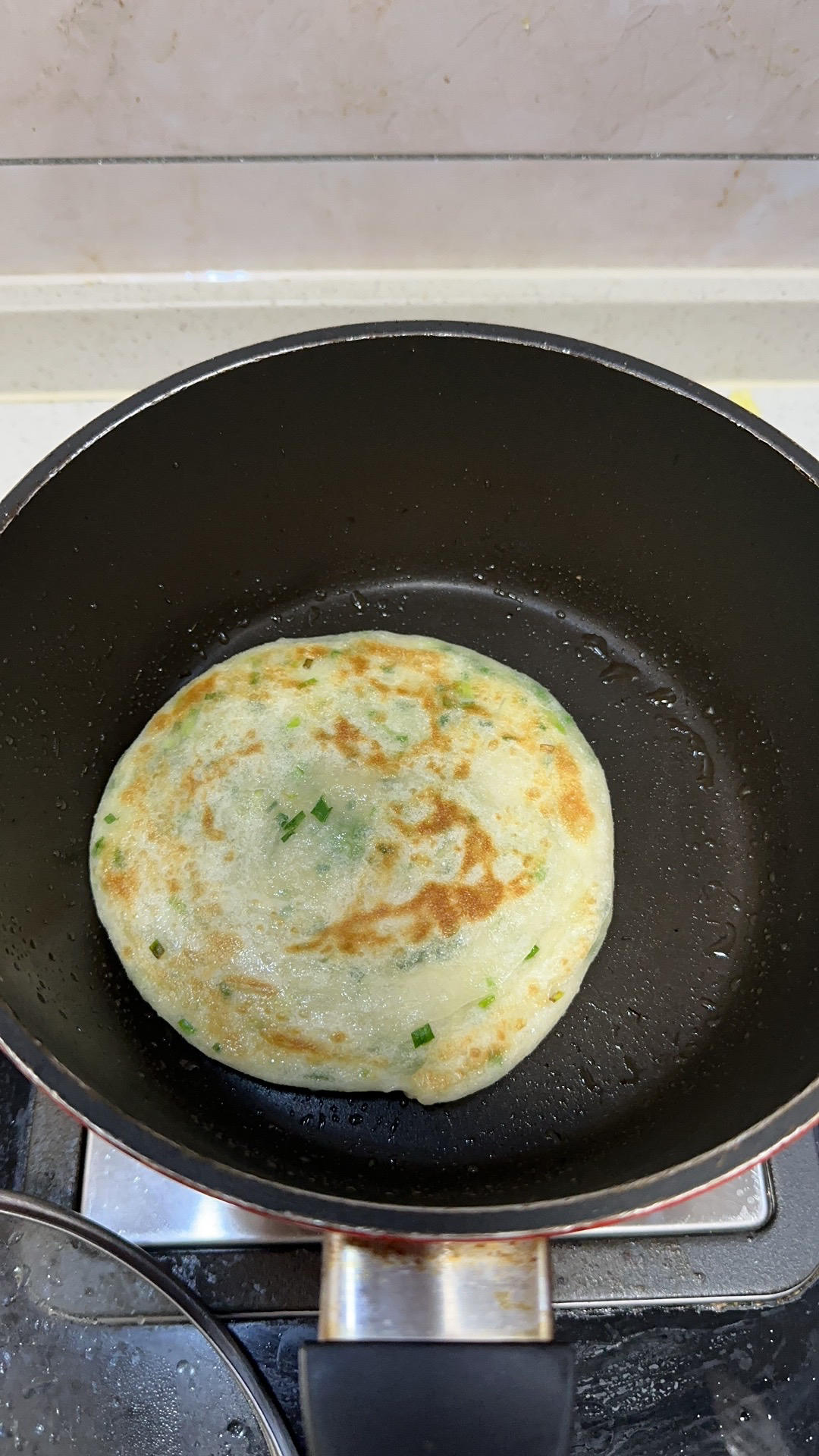 家常葱油饼 柔软多层 凉了也不硬 附细节视频详解