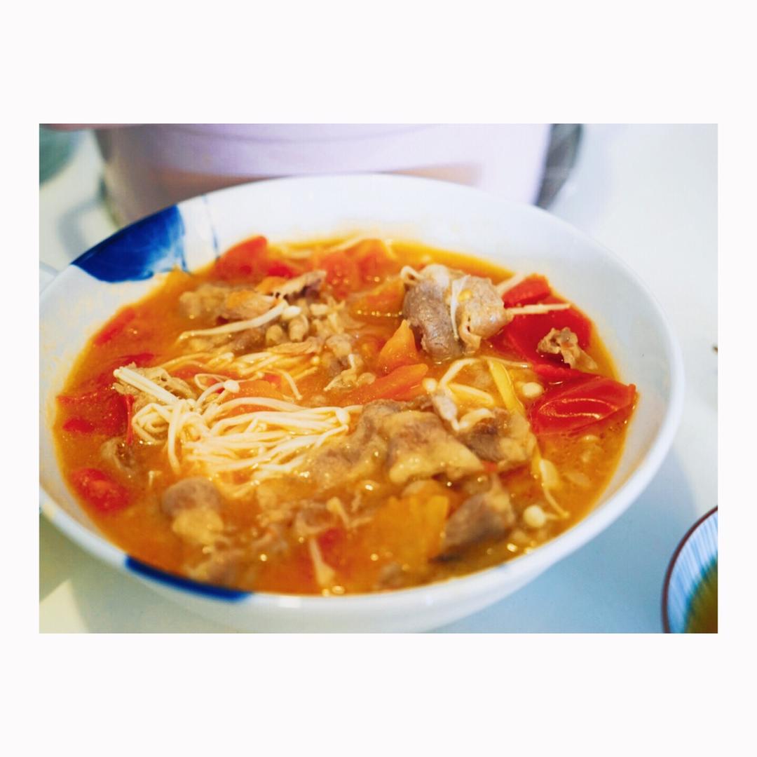 金针菇肥牛番茄锅