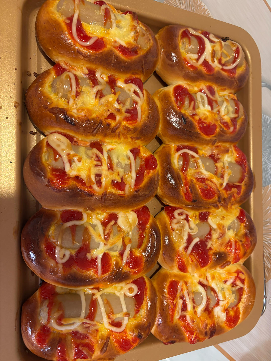 一个面团撑起一家店的台式面包—香肠面包