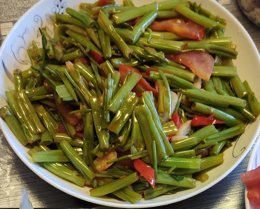 西红柿炒空心菜