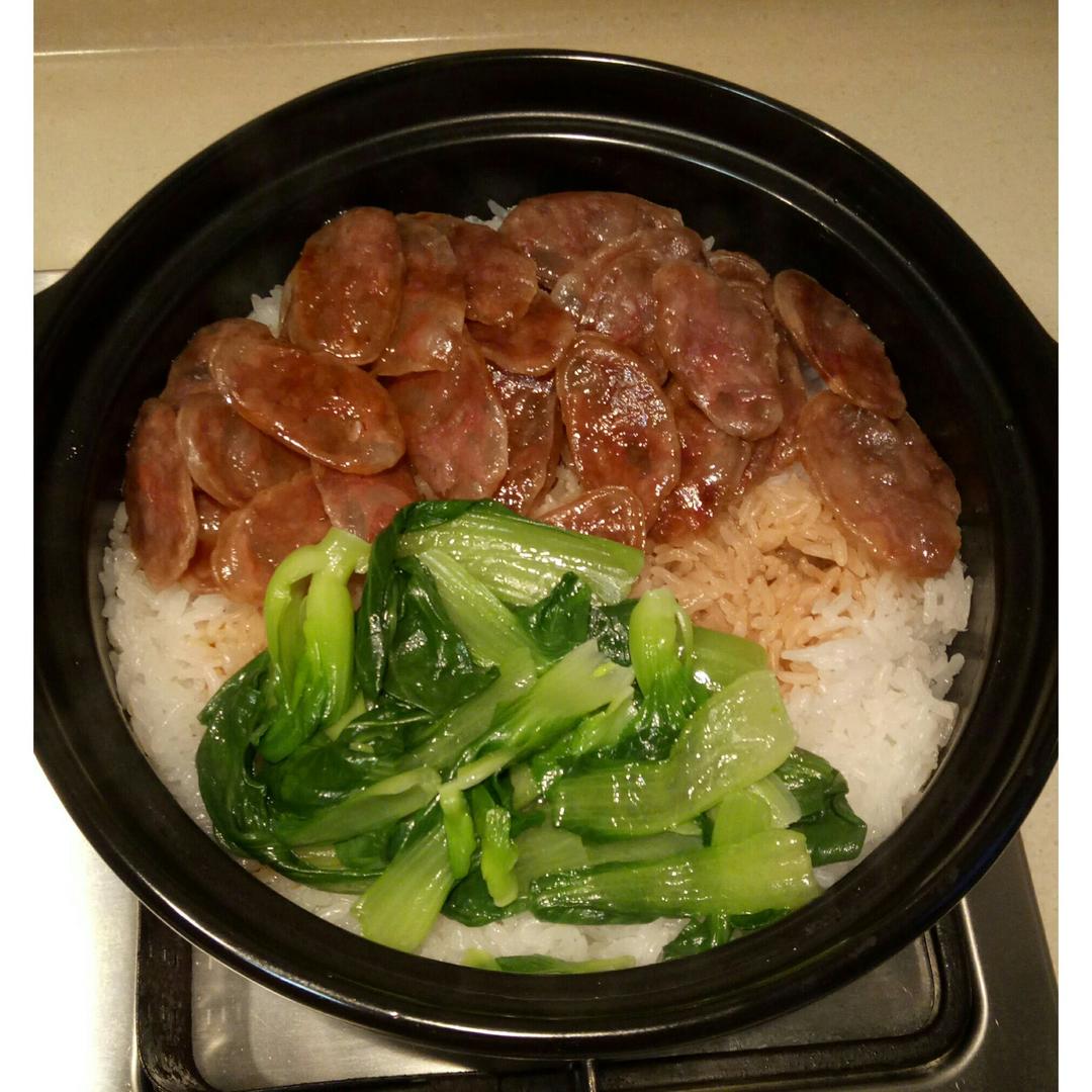 广式腊味煲仔饭