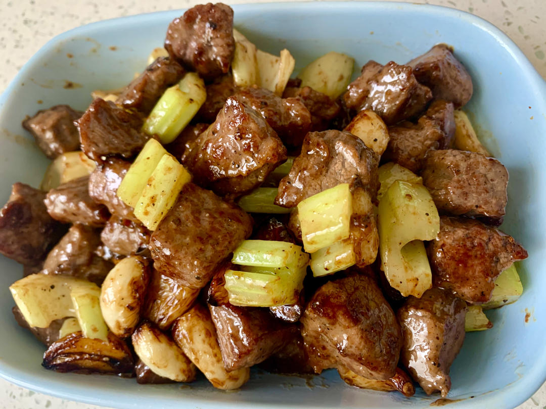 好吃到舔盘的蒜香黑椒牛肉粒
