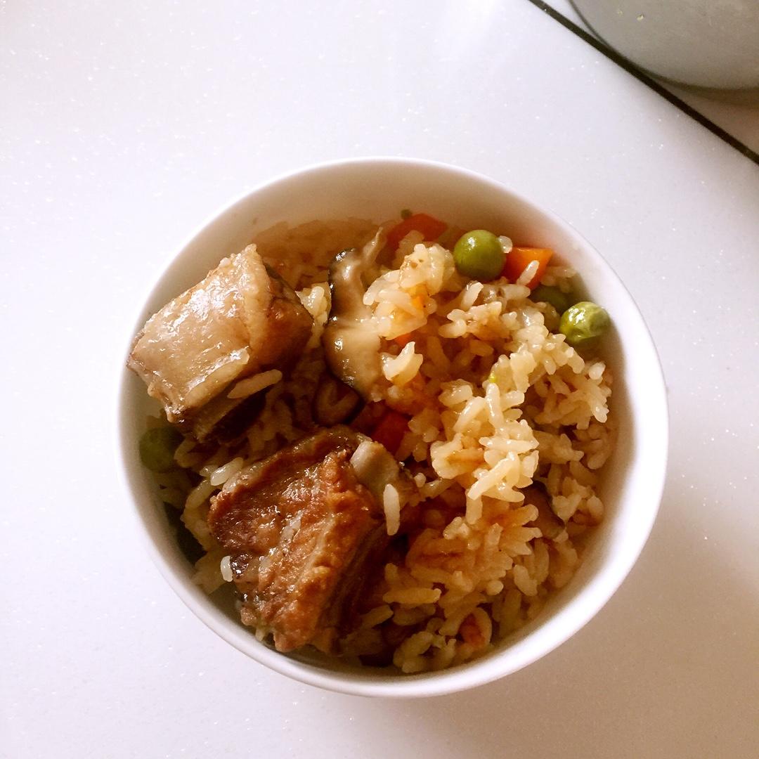 喷香排骨焖饭（爆好吃）
