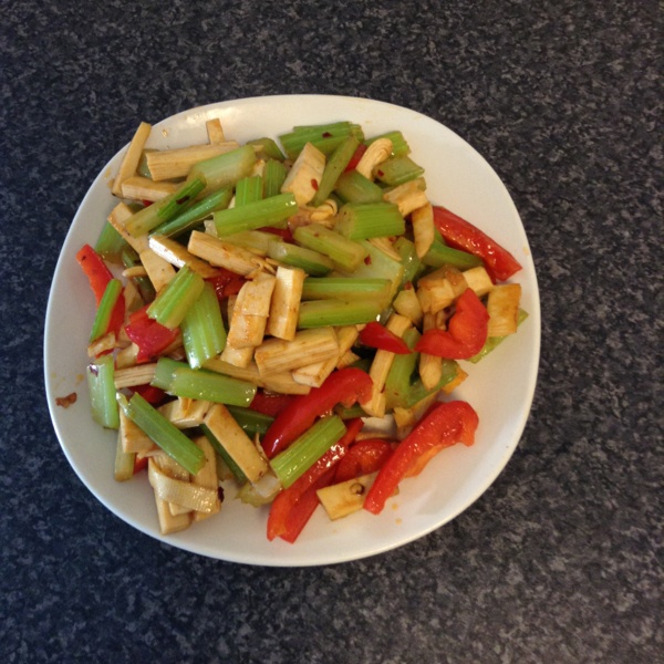 素菜：芹菜炒豆腐干