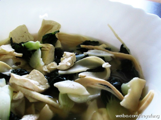 塌菜冻豆腐汤