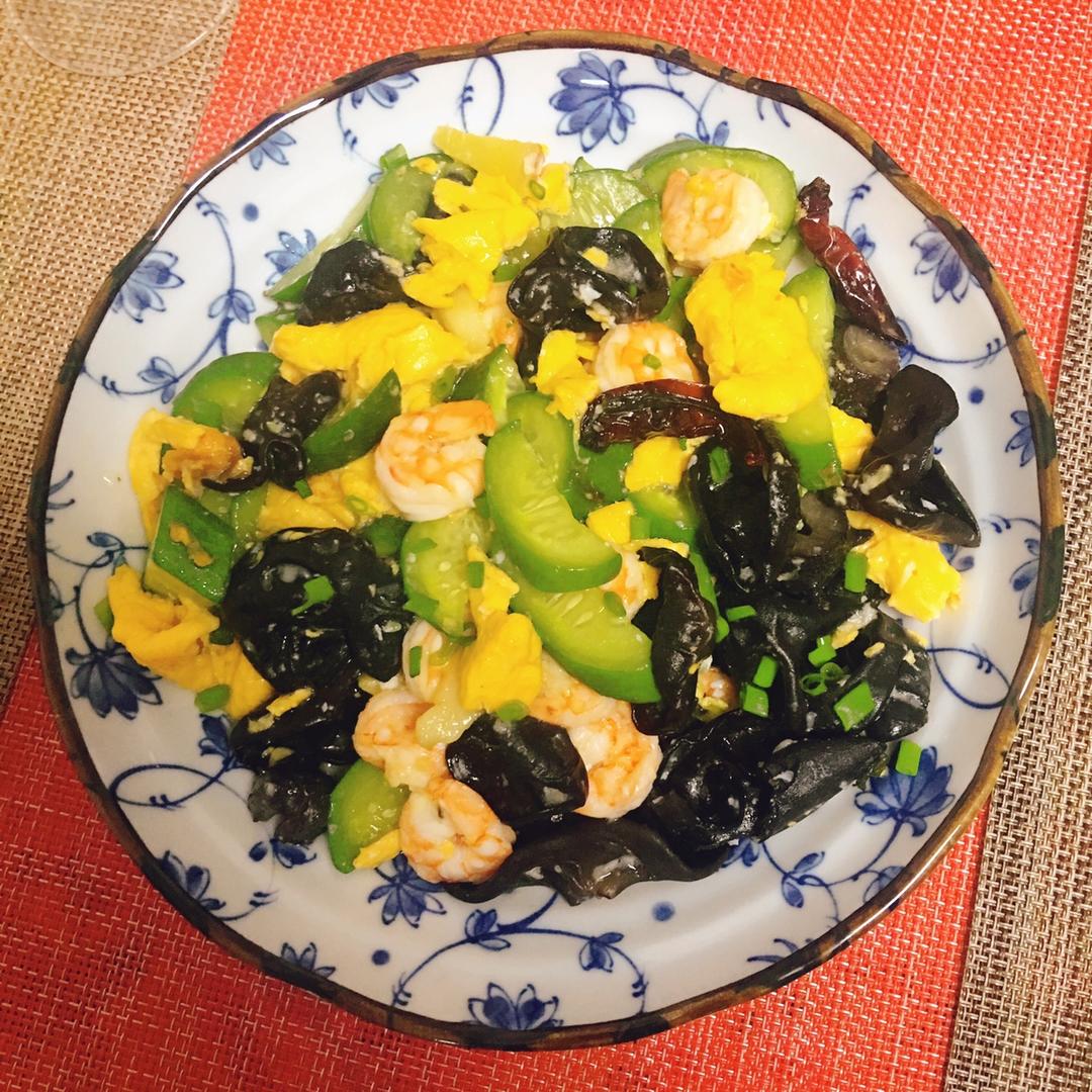 黄瓜木耳炒鸡蛋