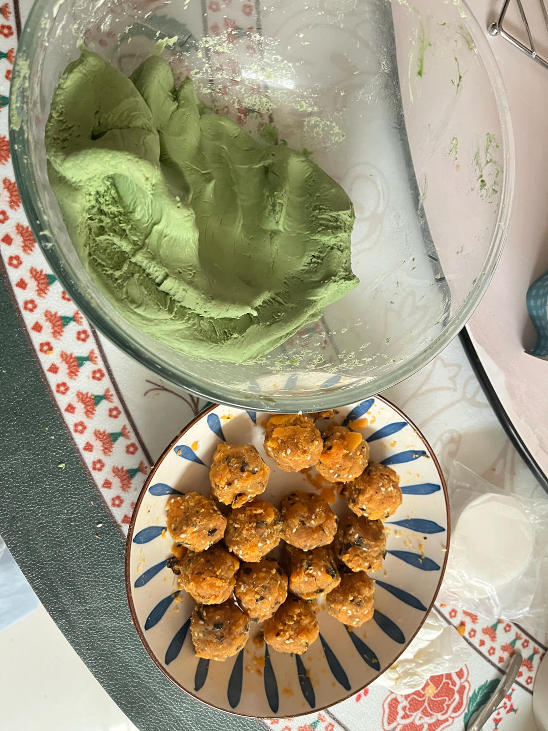 清明必吃的艾草青团