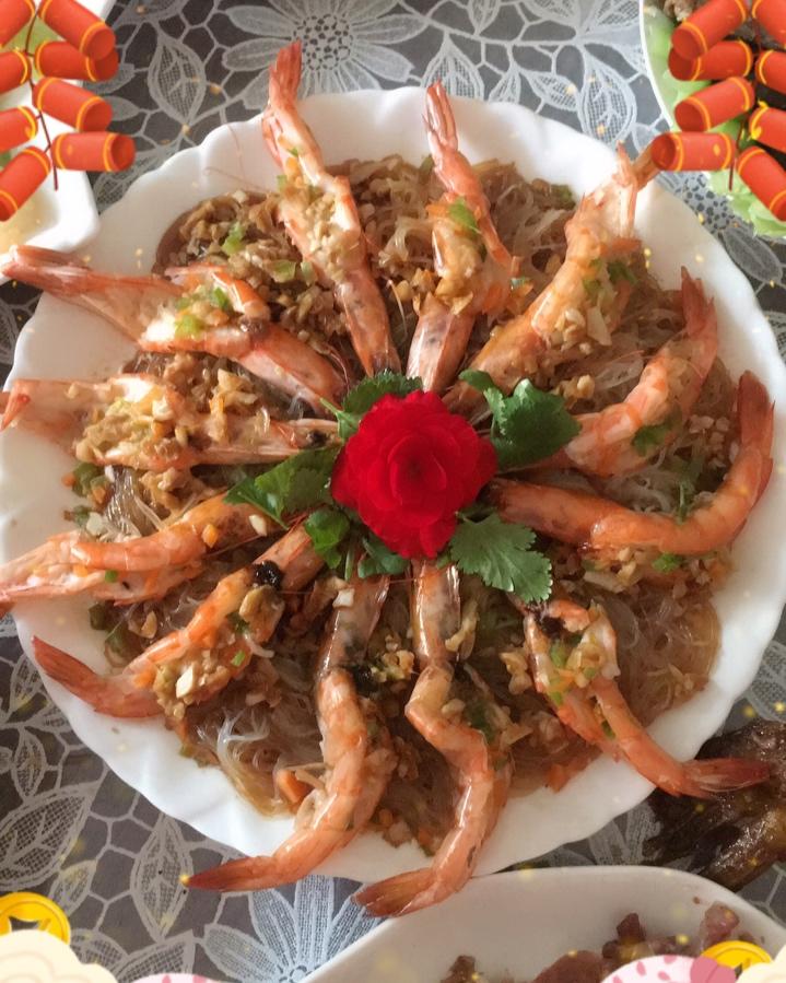 最美年夜饭-🌺花开富贵🦐（蒜蓉粉丝开背虾）