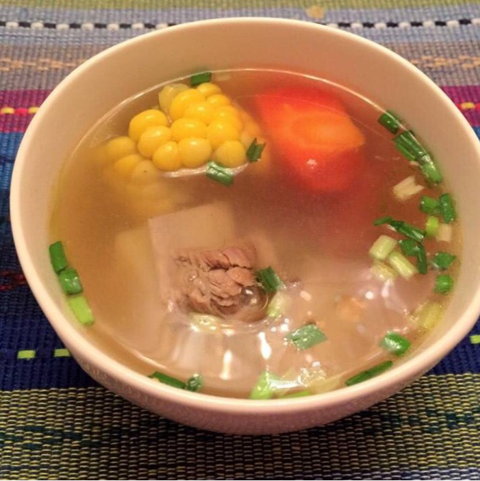 番茄土豆玉米排骨汤
