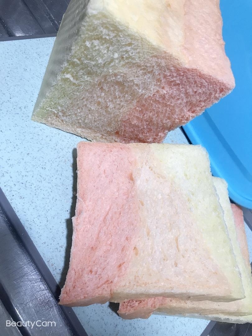 清香柔软的抹茶红豆吐司