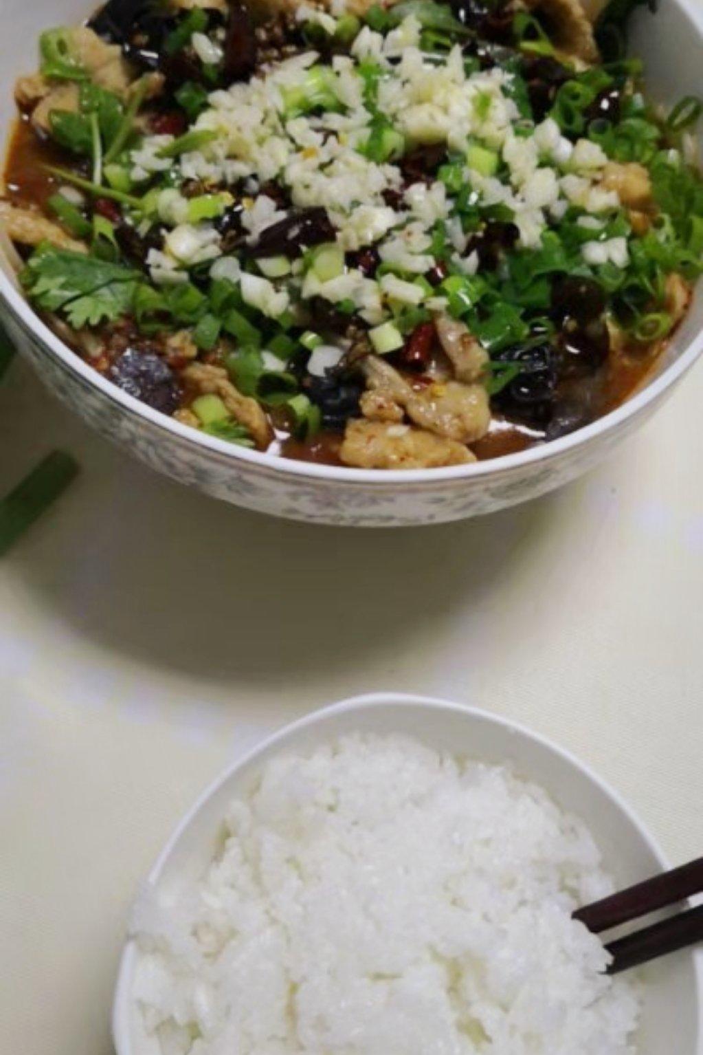 厨师长教你：“水煮肉片”的正宗做法，这味道真的很四川